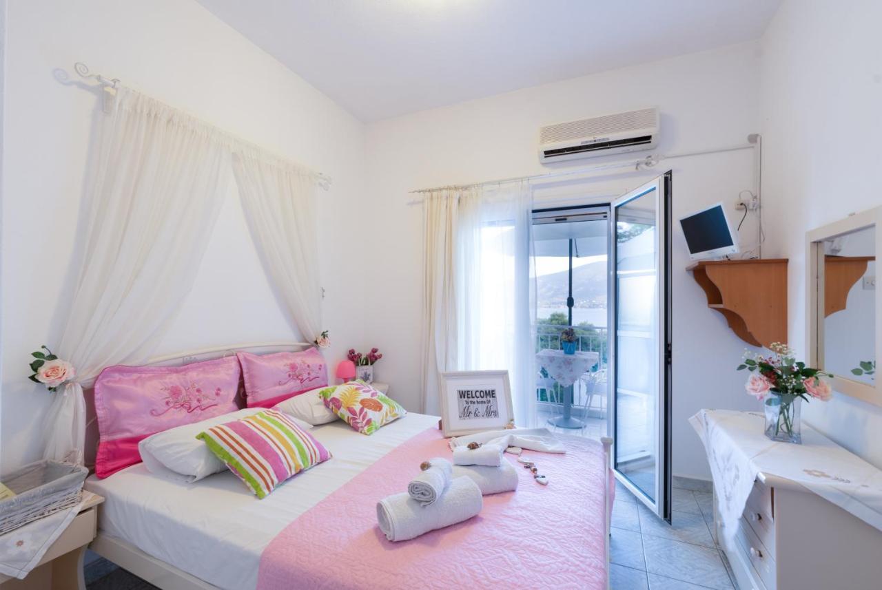 Lions Apartments Порос Экстерьер фото
